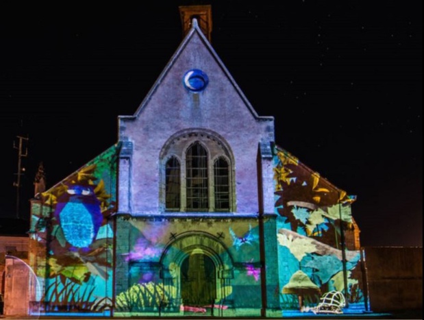 Avec une tablette, les visiteurs peuvent choisir leurs illuminations Avec une tablette, les visiteurs peuvent choisir leurs illuminations