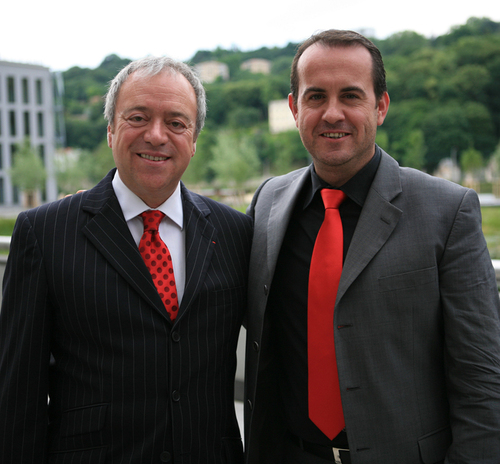 Gérard Perissin Fabert, nouveau Président (à gauche sur la photo) et Hervé Saulignac, Président sortant de Rhône Alpes Tourisme