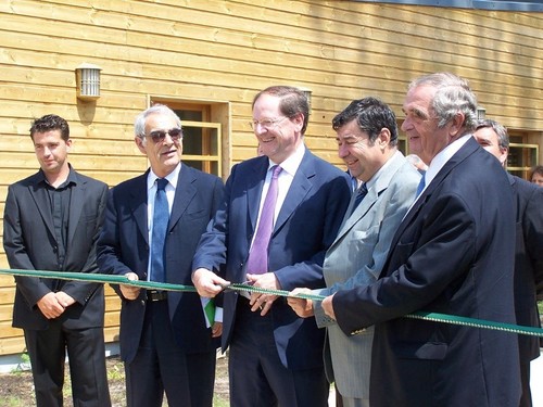 de droite à gauche, Georges Colson, Jean Yves Montus (maire de Soustons), Hervé Novelli, Henri Emmanuelli et Thierry Colson le directeur du Framissima.