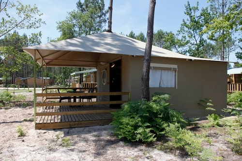 Les tentes lodges sont les plus appréciées par les clients. Ce sont aussi les moins chères du village.©J. Sierpinski Les tentes lodges sont les plus appréciées par les clients. Ce sont aussi les moins chères du village.©J. Sierpinski
