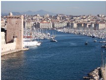 L’ensemble du trafic passagers a été détourné vers les ports de Toulon ou Sète. Six escales de navires de croisère, représentant 10 000 passagers, programmées pour ce week end ont été annulées. L’ensemble du trafic passagers a été détourné vers les ports de Toulon ou Sète. Six escales de navires de croisère, représentant 10 000 passagers, programmées pour ce week end ont été annulées.
