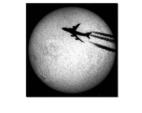 L'article 13 du Règlement 261/2004 est aussi d'application et permet donc de demander L'article 13 du Règlement 261/2004 est aussi d'application et permet donc de demander