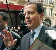 C'est l'Etat et la SNCF qui assument la situation des trains à vocation nationale, a martelé le ministre. C'est l'Etat et la SNCF qui assument la situation des trains à vocation nationale, a martelé le ministre.