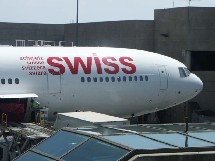 La compagnie aérienne en phase d'intégration dans Lufthansa regroupera ses activités court-courriers dans une nouvelle filiale baptisée Swiss European Air Lines d'ici à la fin de l'année. La compagnie aérienne en phase d'intégration dans Lufthansa regroupera ses activités court-courriers dans une nouvelle filiale baptisée Swiss European Air Lines d'ici à la fin de l'année.