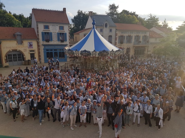 Les participants des Rencontres des CE au Puy du Fou - DR