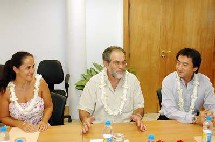 Le vice-PDT de la Polynésie et ministre du tourisme J. Drollet et la DG du GIE Tahiti Tourisme D. Panero ont reçu, mardi, une délégation de tour-opérateurs japonais Le vice-PDT de la Polynésie et ministre du tourisme J. Drollet et la DG du GIE Tahiti Tourisme D. Panero ont reçu, mardi, une délégation de tour-opérateurs japonais