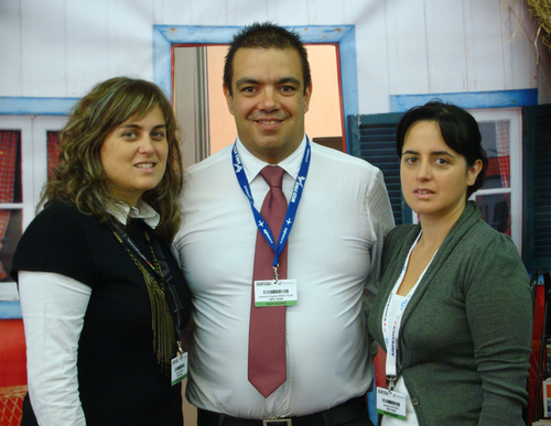 Antonio Duarte, patron de GPS Tour, entouré de Dora Antonio responsable Algarve et de Anabela Antonio Responsable technique. Antonio Duarte, patron de GPS Tour, entouré de Dora Antonio responsable Algarve et de Anabela Antonio Responsable technique.