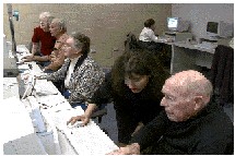 Les Seniors ont ainsi pleinement adopté l'achat en ligne : ils sont 94% à avoir effectué des achats sur Internet au cours des 12 derniers mois (avec ou sans paiement en ligne) contre 90% de l'ensemble de la population internaute. Les Seniors ont ainsi pleinement adopté l'achat en ligne : ils sont 94% à avoir effectué des achats sur Internet au cours des 12 derniers mois (avec ou sans paiement en ligne) contre 90% de l'ensemble de la population internaute.
