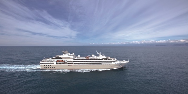 Le Lyrial est l'hôte de nombreuses croisières sur les mers du globes. © PONANT