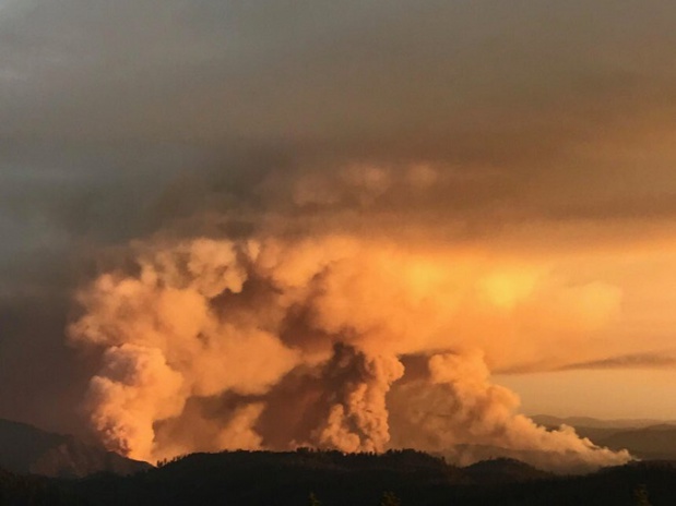 Californie : l'incendie Ferguson menace le parc Yosemite