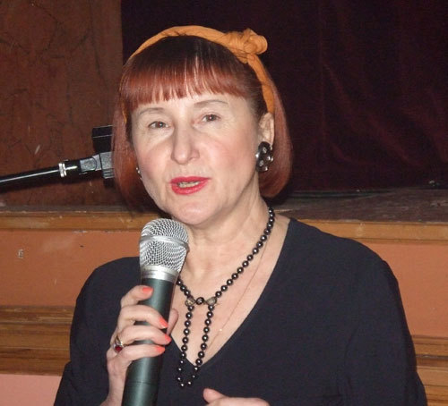 Véra Obolensky travaille dans le tourisme à destination des pays de l'Est depuis plus de 20 ans avec toujours Saint-Petersbourg dans le haut de sa carte de visite. Véra Obolensky travaille dans le tourisme à destination des pays de l'Est depuis plus de 20 ans avec toujours Saint-Petersbourg dans le haut de sa carte de visite.