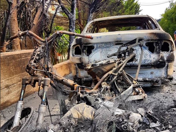 Les habitants ont tenté de fuir Mati (Grèce) en voiture - crédit photo : twitter / Ούγκα Μπούγκα