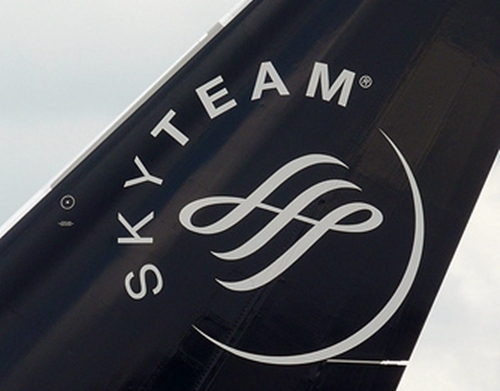Le récent accord de partage de code signé entre Alitalia et Jet Airways sera-t-il un prélude à une coopération plus étroite de la compagnie indienne avec les membres Skyteam, voire une intégration à l’alliance ? Le récent accord de partage de code signé entre Alitalia et Jet Airways sera-t-il un prélude à une coopération plus étroite de la compagnie indienne avec les membres Skyteam, voire une intégration à l’alliance ?