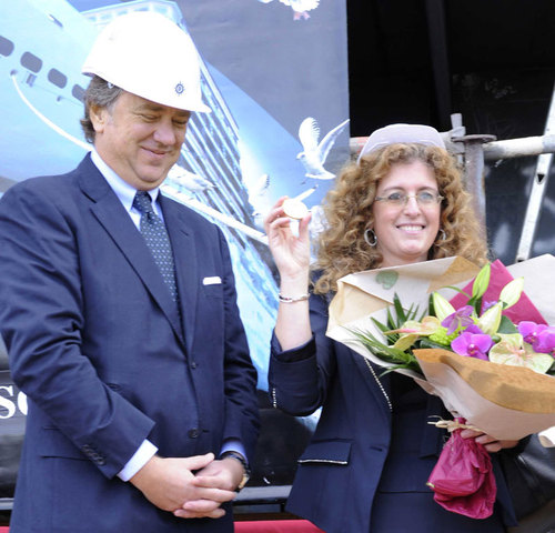 Mr Pierfrancesco Vago, CEO de MSC Croisières et la marraine de la cérémonie Giovanna Maresca