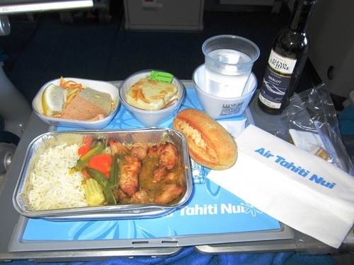 Le premier repas servi sur le vol