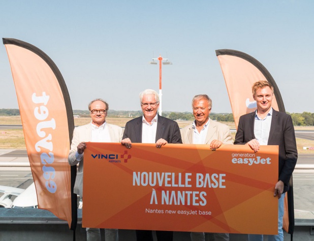 François Bacchetta, Directeur général d’easyJet pour la France et Nicolas Notebaert, Directeur Général de VINCI Concessions, Président de VINCI Airports pour l'annonce de l'ouverture de la nouvelle base easyjet à Nantes  - DR easyjet