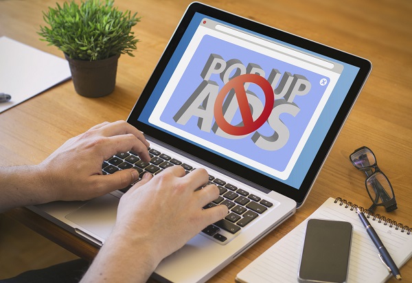 Les ad blockers sont de plus en plus présents en France, bien plus qu'aux USA et Royaume-Uni - Crédit photo : Depositphotos @georgejmclittle