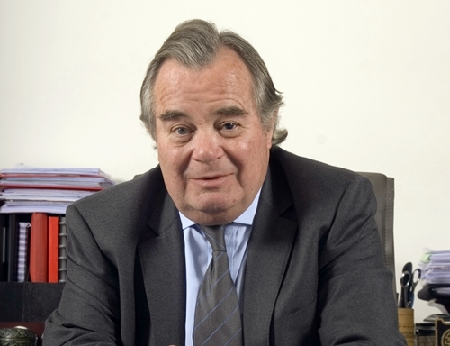 « Après avoir renoué avec la croissance, en 2010, le marché français, en Asie, s’annonce prometteur, avec une forte tendance pour le voyage sur mesure. » « Après avoir renoué avec la croissance, en 2010, le marché français, en Asie, s’annonce prometteur, avec une forte tendance pour le voyage sur mesure. »