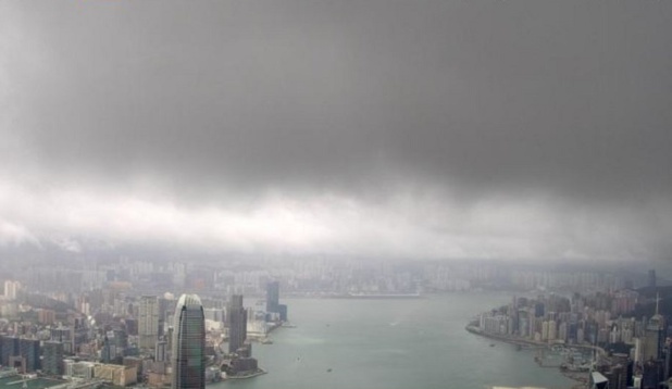 Le typhon Mangkhut balaie Hong-Kong et s'enfonce en Chine