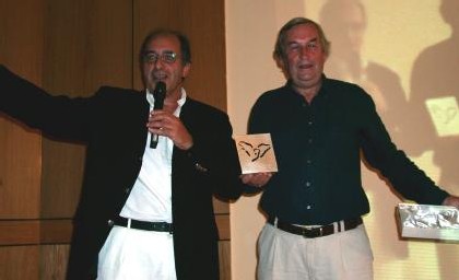 Jean-Pierre Mas a remis à ''UNA'' le prix coup de coeur d'Afat Jean-Pierre Mas a remis à ''UNA'' le prix coup de coeur d'Afat