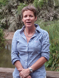 Sonja Ranarivelo dans son île aux oiseaux en plein coeur d'Antananarivo Sonja Ranarivelo dans son île aux oiseaux en plein coeur d'Antananarivo