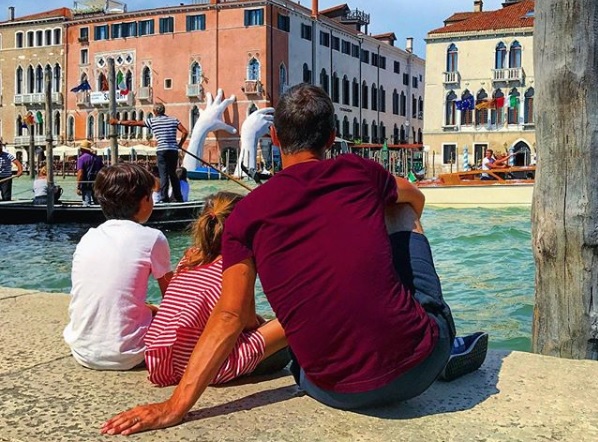 Bientôt les touristes ne pourront plus s'asseoir sur les quais ou ailleurs dans Venise - Crédit photo : compte Instagram @prendre_le_temps