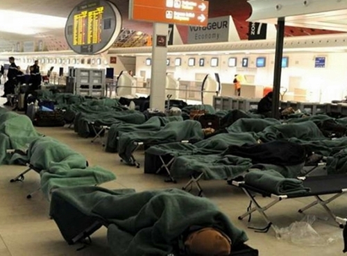 Ces dernières semaines, de très nombreux passagers se sont retrouvés bloqués dans divers aéroports en Europe, du fait des intempéries /ph. DR Ces dernières semaines, de très nombreux passagers se sont retrouvés bloqués dans divers aéroports en Europe, du fait des intempéries /ph. DR