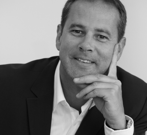 Patrice Caradec, PDT de Transat France a indiqué que le tassement du résultat net s'explique par le coût du volcan estimé à 5 millions d’euros et les campagnes de promotion plus importante Patrice Caradec, PDT de Transat France a indiqué que le tassement du résultat net s'explique par le coût du volcan estimé à 5 millions d’euros et les campagnes de promotion plus importante