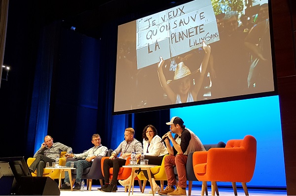 Les 5 participants ont fait face à un public sensible à la cause, mais pointant du doigt les limites du projet - Crédit photo : RP