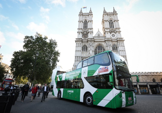 Le nouveau bus électrique transporte jusqu'à 75 passagers, 7j/7, il fera en moyenne 125 arrêts par service - copyright groupe RATP