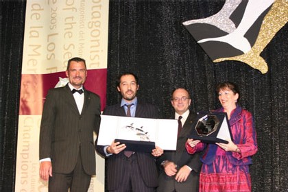 RL Voyages représenté par Hervé Caillau. Prix remis par Patrice Régnier & Nadine Pflieger RL Voyages représenté par Hervé Caillau. Prix remis par Patrice Régnier & Nadine Pflieger