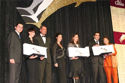 Les prix sont remis par Gian Luca Martini, Cédric Michel et Céline Bertrand Les prix sont remis par Gian Luca Martini, Cédric Michel et Céline Bertrand