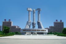 DPRK - Monument dédié au Parti Fondateur