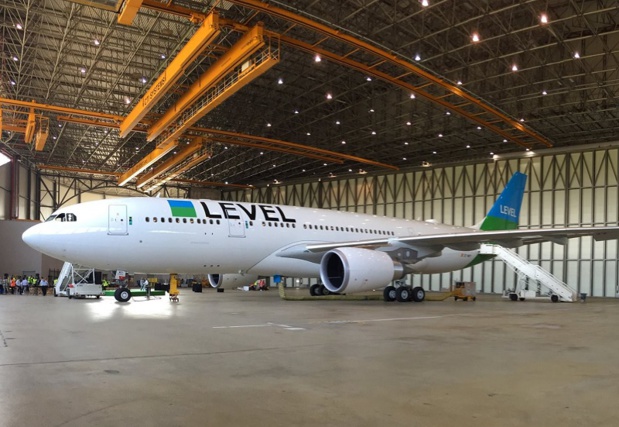 La desserte de ces 4 destinations est assurée par deux Airbus A330-200 neufs, basés à Paris-Orly et configurés pour accueillir 21 passagers en classe Premium et 293 en classe Economie - DR Level Facebook La desserte de ces 4 destinations est assurée par deux Airbus A330-200 neufs, basés à Paris-Orly et configurés pour accueillir 21 passagers en classe Premium et 293 en classe Economie - DR Level Facebook