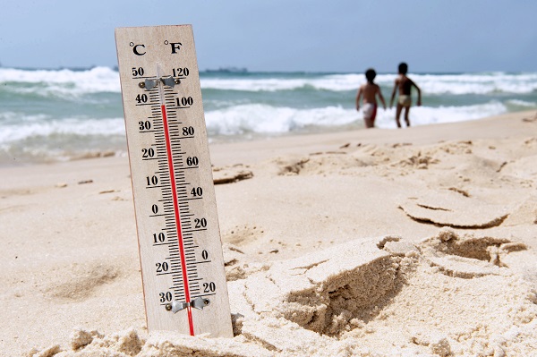 Un retour à l'équilibre pour les comptes de TUI France ? Et bien non ma pauvre madame, il a fait trop chaud en France ! - Crédit photo : Depositphotos @lucidwaters