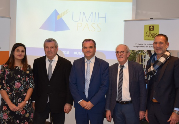 Céline Castelao (Proweb), Roland Héguy (UMIH), Fabrice Galland (Logis), Hervé Bécam (UMIH) et Stéphane Roinet (Logis) lors du lancement officiel de l'UMIH PASS - DR : UMIH Céline Castelao (Proweb), Roland Héguy (UMIH), Fabrice Galland (Logis), Hervé Bécam (UMIH) et Stéphane Roinet (Logis) lors du lancement officiel de l'UMIH PASS - DR : UMIH
