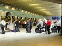 Toulouse-Blagnac : le trafic décolle de 3,3 % en 2005 Toulouse-Blagnac : le trafic décolle de 3,3 % en 2005