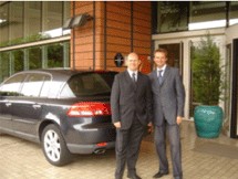 A droite, Laurent Pinon, gérant de Great Chauffeur A droite, Laurent Pinon, gérant de Great Chauffeur