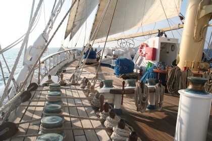 Le charme de la marine à voile d'antan et le confort des bateaux d'aujourd'hui