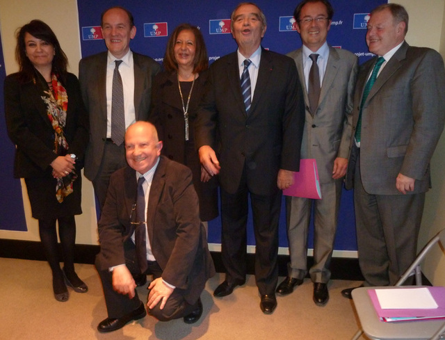 Amel Hachani (OT Tunisie), Daniel Fasquelle (député-maire du Touquet), Nahed Rizk (OT Egypte), Georges Colson (SNAV), Christian Mantei (Atout France), Michel Messager (Conseil National du Tourisme) et, en première ligne  Raoul Nabet (APST)