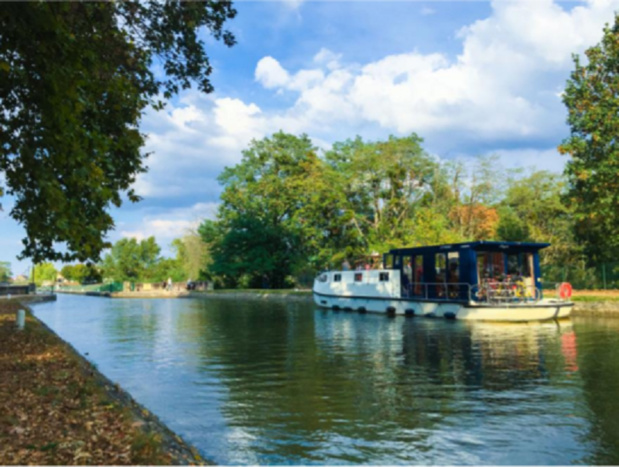 Lancement d'une croisière fluviale en bateau électrique sans permis © Graine de baroudeurs Lancement d'une croisière fluviale en bateau électrique sans permis © Graine de baroudeurs