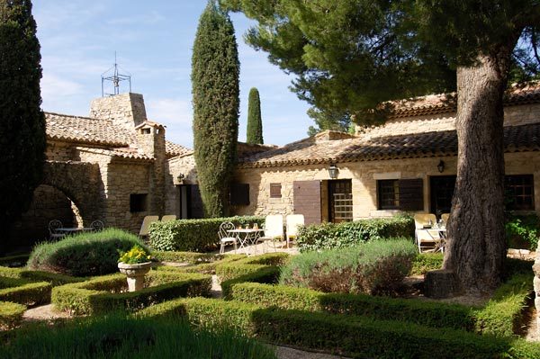 Garrigae Resort s'offre l'Abbaye de Sainte-Croix près de Salon de Provence Garrigae Resort s'offre l'Abbaye de Sainte-Croix près de Salon de Provence