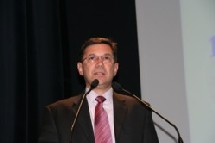 Pierre Marcy : la Distribution, qui représente aujourd'hui 30% ds ventes sur l'Ile de Beauté et 80% sur le Maghreb Pierre Marcy : la Distribution, qui représente aujourd'hui 30% ds ventes sur l'Ile de Beauté et 80% sur le Maghreb