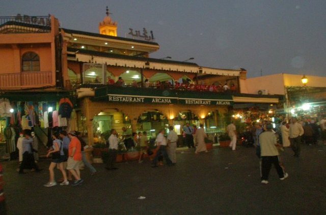 Le café Argana situé à la Place Jamaa Lafna à Marrakech (photo A. Lombardo)