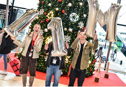 Nouveau cap franchi pour l'aéroport Lyon-Saint Exupéry en 2018, le 11 millionième passager a été accueilli à l'aéroport Lyon-Saint Exupéry - DR Nouveau cap franchi pour l'aéroport Lyon-Saint Exupéry en 2018, le 11 millionième passager a été accueilli à l'aéroport Lyon-Saint Exupéry - DR