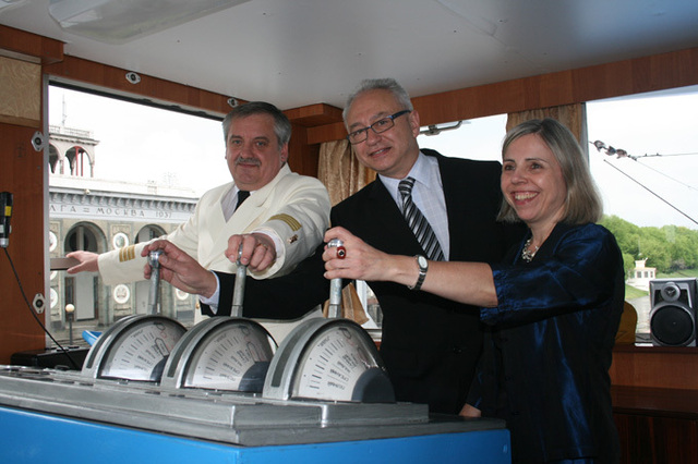 Le ''Piotr Tchaïkovski'' vient tout juste de sortir du chantier naval de Rostov sur le Don et a accueilli ses premiers passagers pour une somptueuse croisière de Moscou à Saint Petersbourg - DR : J.BV. Le ''Piotr Tchaïkovski'' vient tout juste de sortir du chantier naval de Rostov sur le Don et a accueilli ses premiers passagers pour une somptueuse croisière de Moscou à Saint Petersbourg - DR : J.BV.