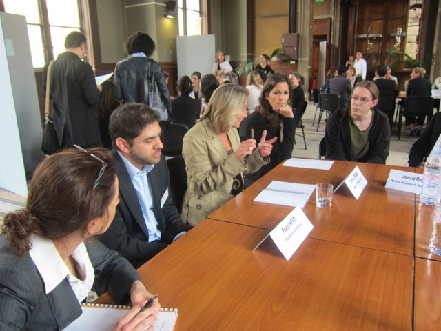 Des tables rondes thématiques ont été organisées à la fin de la journée Des tables rondes thématiques ont été organisées à la fin de la journée