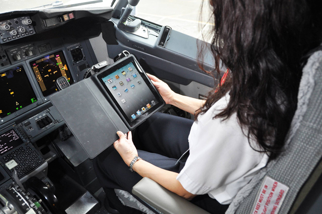 Sur Alaska Airlines, les manuels de vol seront remplacés par des iPad - DR Sur Alaska Airlines, les manuels de vol seront remplacés par des iPad - DR