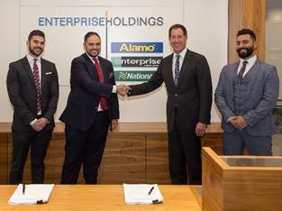 Kareem Shahee (Executive Partner chez Premier Auto Rental Rentals), Mohammad Shaheen (Chief Executive Officer de Premier Auto Rentals), Peter A Smith (Vice President Global Franchising chez Enterprise Holdings), Mohammed Hamza (Regional Rental Manager, EMEA Franchising chez Enterprise Holdings) - DR