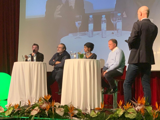 Débat sur le sur-tourisme avec Rodolphe Christin, Jean-Pierre Nadir (Easyvoyage), Alain Capestan (Voyageurs du Monde) et Hamida Rezeg (vice-présidente de la région Île-de-France) - Photo EDV Facebook